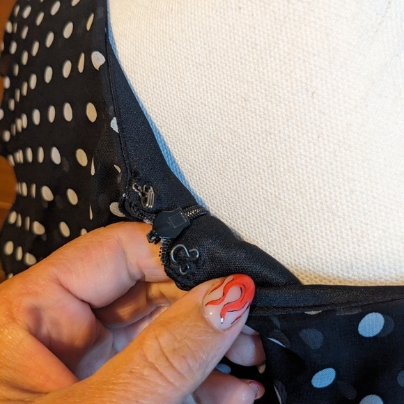 VINTAGE Olivia Matthews polka dots flutter cap sleeveless MIDI size 16 - Picture 11 of 16